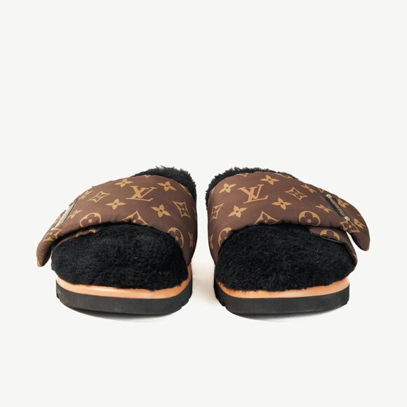 Louis Vuitton 2022 Pool Pillow Comfort Mules in Black Shearling & Monogram Nylon - Picture 2 of 12